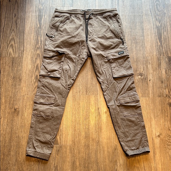 Like New 3 Pack - Hollister Men’s Joggers - Picture 6 of 7